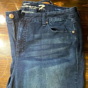 NWOT SEVEN Skinny Jeans, Super Soft Stretch, Size 20W, Plus Size
